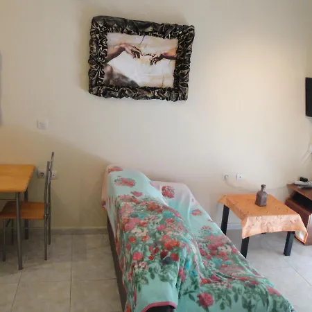 George Nice Ap Appartement