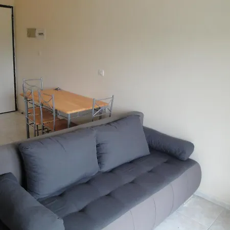 George Nice Ap Apartment